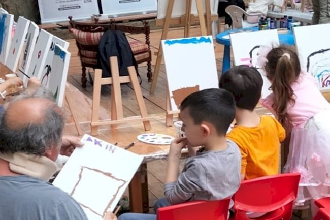 Küçük Ellerdeki Büyük Umutlar