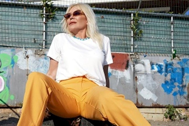 ÖZLEM SAVAŞ HAYAT 50 YAŞINDAN SONRA DAHA GÜZELMİŞ