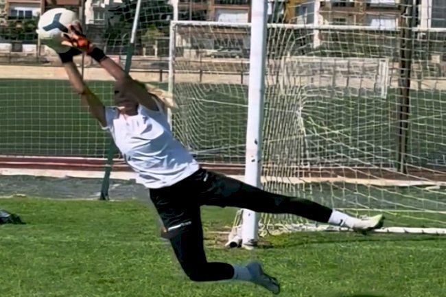 UÇAN KALECİ GERİ DÖNDÜ NEVİDE ÇİÇEK