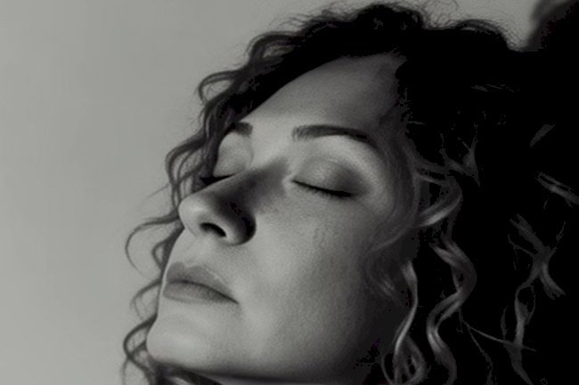 Ece Vardar’dan Yeni Tekli: “Tesadüf” 