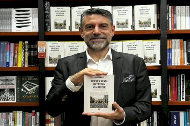  “Yaşadığınız hayat gerçekten sizin mi?” sorusunu soran kitap raflarda