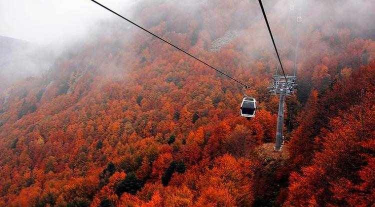 Uludağ'a teleferikle rengarenk sonbahar yolculuğu