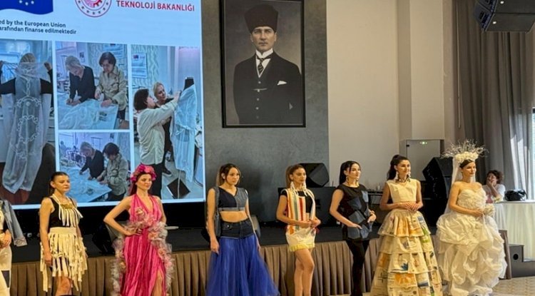 ZEYTİNDALI VE BİKA KOOPERATİFLERİ’ÜRETİMDE SIFIR ATIK’ DEFİLESİ İZLEYENLERİ BÜYÜLEDİ