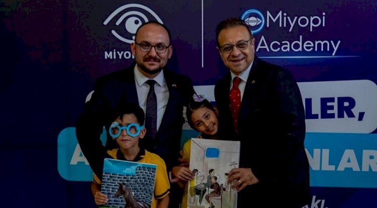 Rektör Prof. Dr. Mustafa Alican ve Büyükelçi Dr. Egemen Bağış Göz Taraması Uygulamasına Katıldı