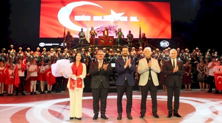 Bir Milletin Sesi Işığın Yolunda 90. Yıl AKM’de Büyüledi