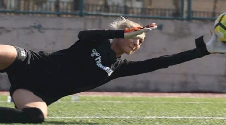 NEVİDE ÇİÇEK TRANSFERİYLE GÜNDEM OLDU