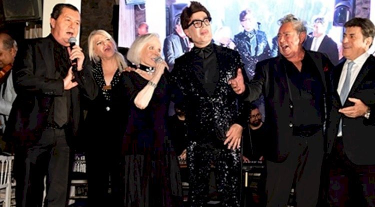 Çocuklar gençler sevindiler