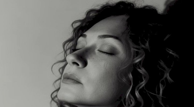 Ece Vardar’dan Yeni Tekli: “Tesadüf” 