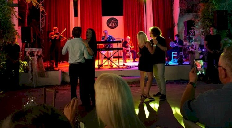 Arif Susam, Bodrum'da Hayranlarına Unutulmaz Bir Gece Yaşattı
