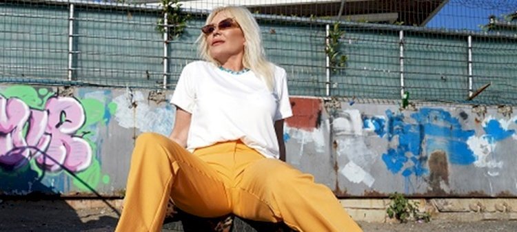 ÖZLEM SAVAŞ HAYAT 50 YAŞINDAN SONRA DAHA GÜZELMİŞ