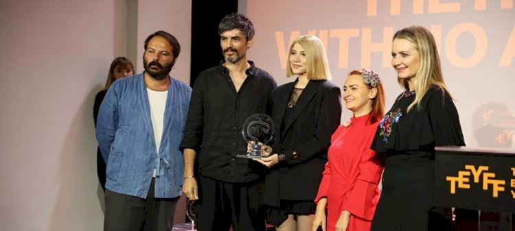 Adresi Olmayan Ev Filmine Tiran'dan Ödül