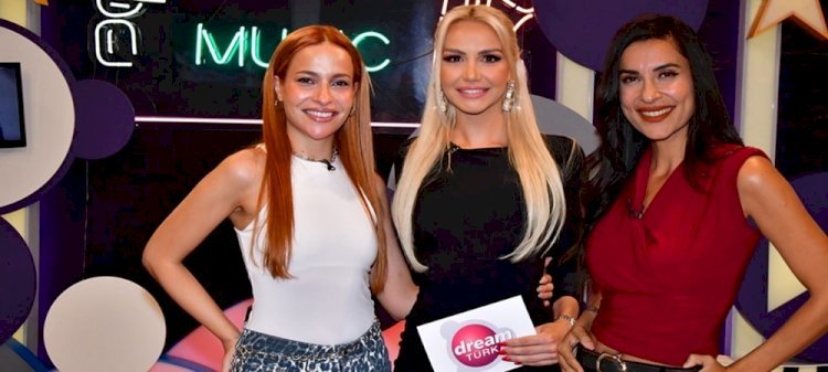 Dicle Olcay ve Merve Akıncı 50Fifty Stüdyosunda