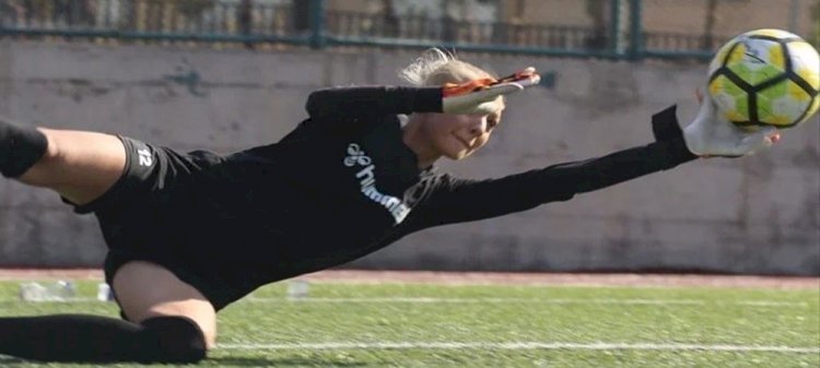 NEVİDE ÇİÇEK TRANSFERİYLE GÜNDEM OLDU