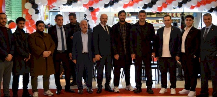 BAYRAMIN SÜRPRİZİ: YENİ İSİM SAHNEYE ÇIKTI